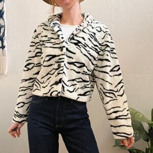 Vintage 1990's White Tiger Striped Faux Fur Cropped Button Up Jacket